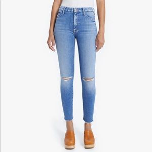 NWT MOTHER DENIEM/HIGH WAISTED LOOKER ANKLE FRAY